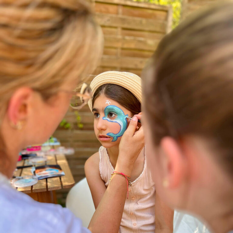 Sommerfest mit Sonnenschein und vielen strahlenden Gesichtern